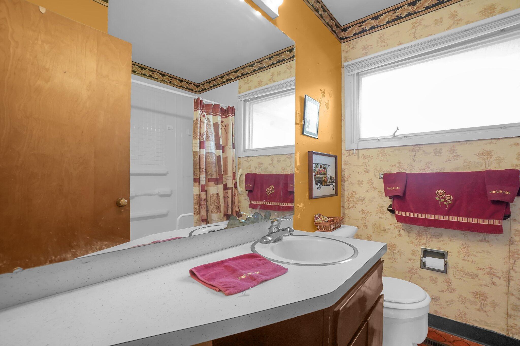 4451 Errington Road Columbus, OH 43227 - Photo 17 of 30 17-web-or-mls-4451-errington-rd