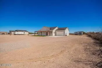 $2,150 | 1027 North 360th Avenue, Tonopah, AZ 85354