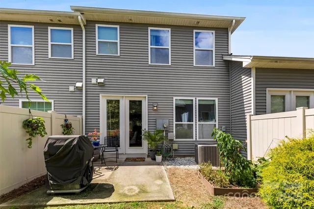 $325,000 | 7223 Lochy Lane, Charlotte, NC 28278