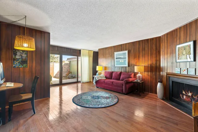 $495,000 | 2425 El Cid Lane, Northbrook, IL 60062