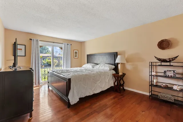 $495,000 | 2425 El Cid Lane, Northbrook, IL 60062