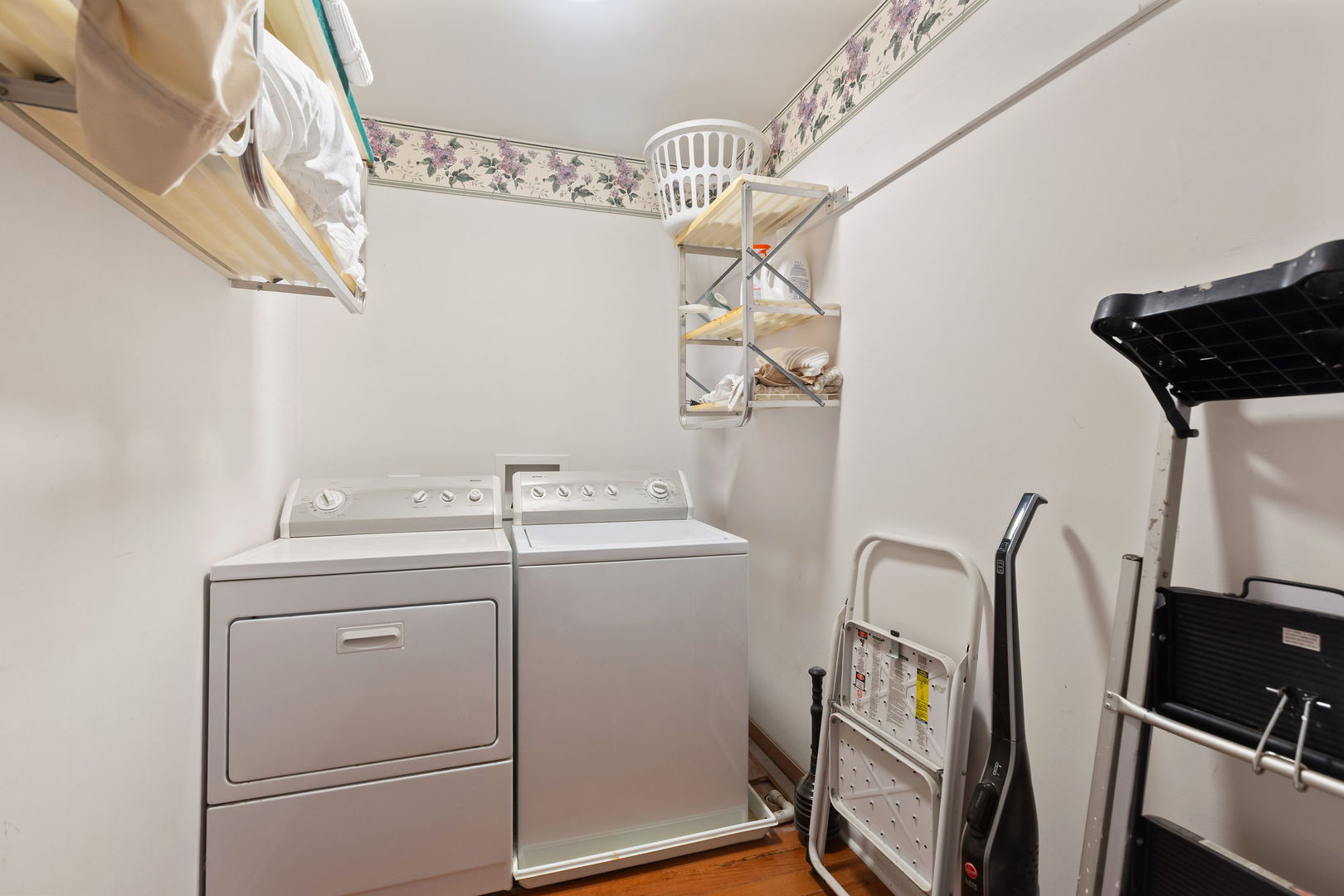 2425 El Cid Lane Northbrook, IL 60062 - Photo 23 of 28 a utility room with dryer and washer