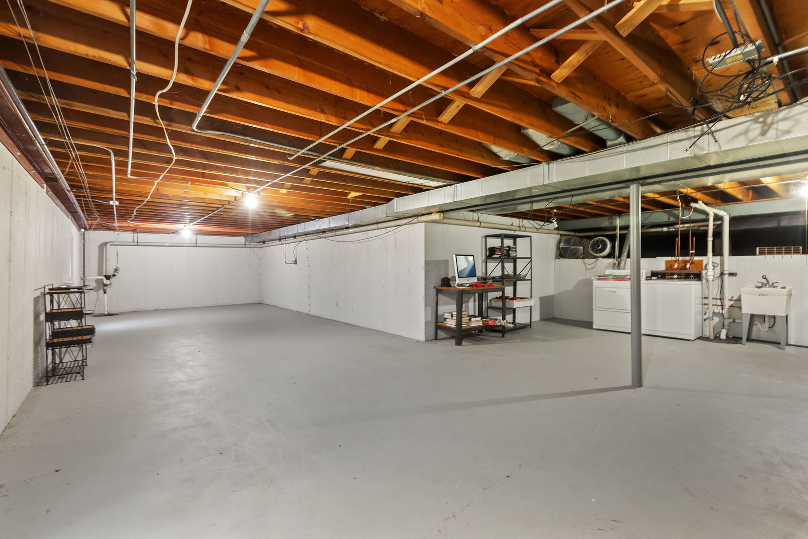 2425 El Cid Lane Northbrook, IL 60062 - Photo 25 of 28 a view of a room with wooden walls