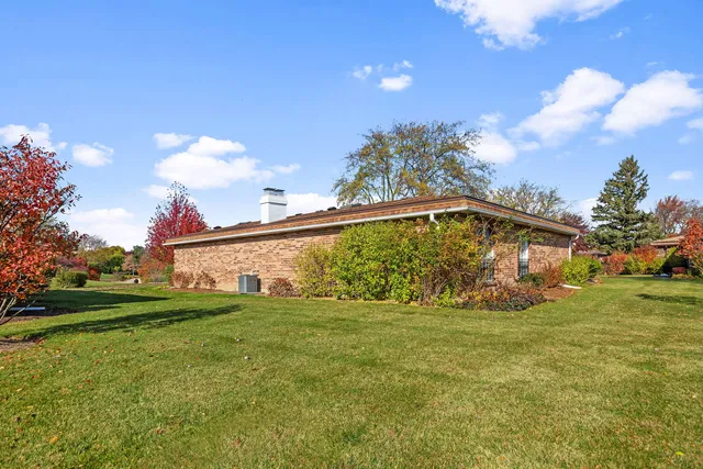 $495,000 | 2425 El Cid Lane, Northbrook, IL 60062