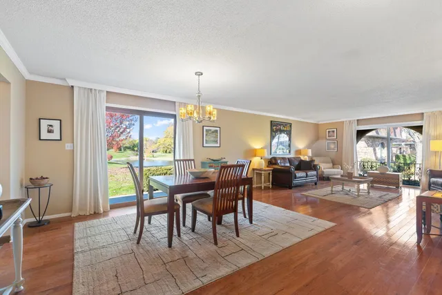 $495,000 | 2425 El Cid Lane, Northbrook, IL 60062