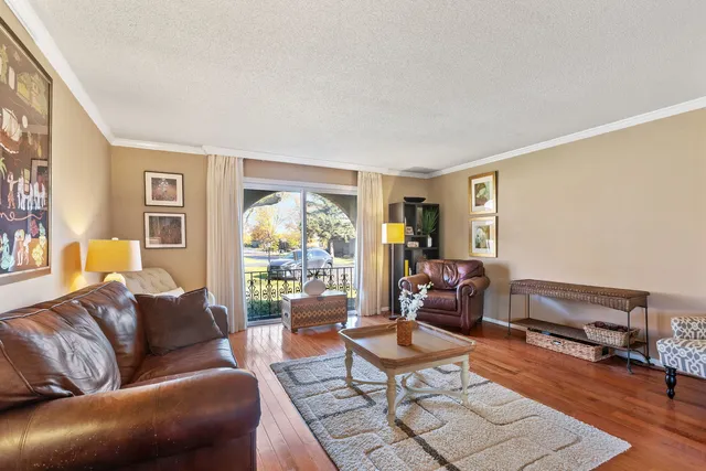 $495,000 | 2425 El Cid Lane, Northbrook, IL 60062