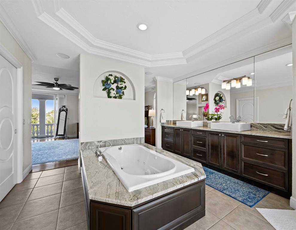 651 Broadway Street Longboat Key, FL 34228 - Photo 33 of 75