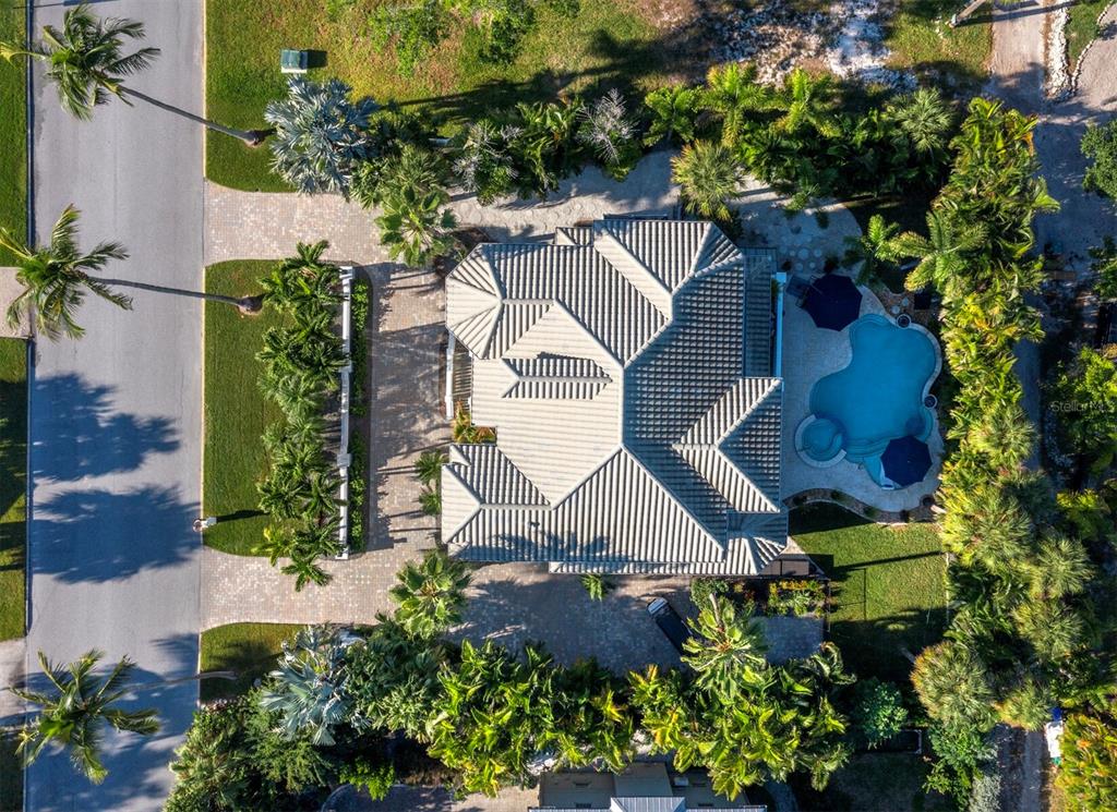 651 Broadway Street Longboat Key, FL 34228 - Photo 52 of 75 an aerial view of a house