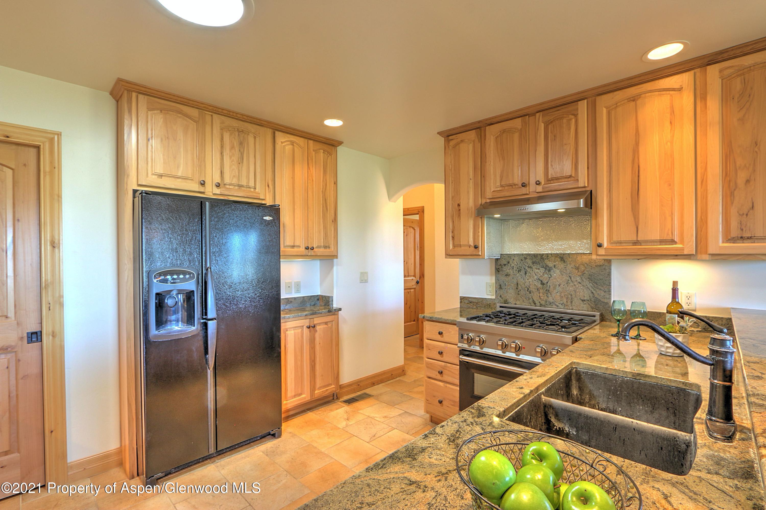 672 Cedar Hills Road Silt, CO 81652 - Photo 17 of 40 Kitchen (5)
