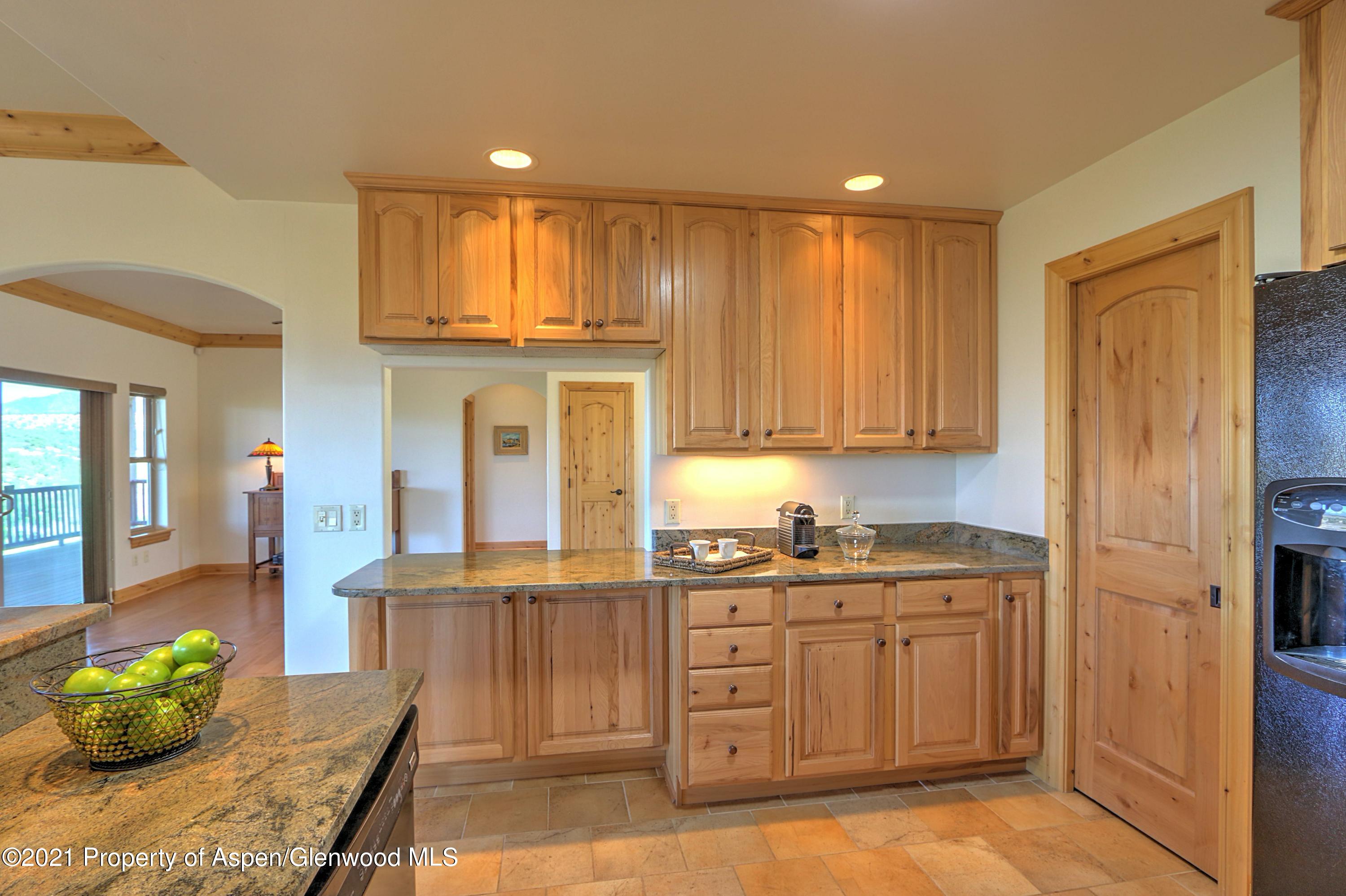 672 Cedar Hills Road Silt, CO 81652 - Photo 18 of 40 Kitchen (4)