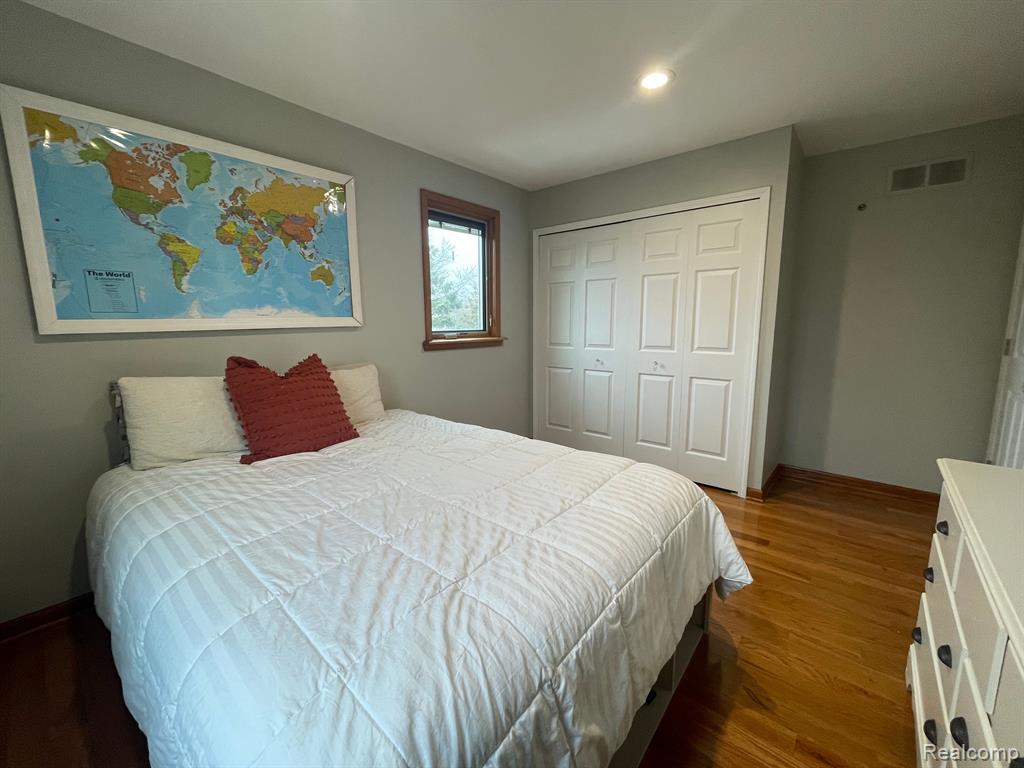 1595 Grandview Drive Rochester Hills, MI 48306 - Photo 3 of 6