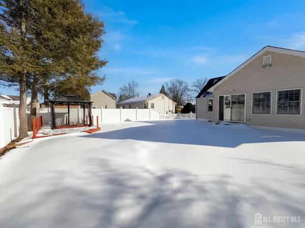 $562,000 | 1760 Cedarwood Drive, Piscataway, NJ 08854