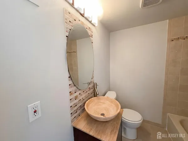 $562,000 | 1760 Cedarwood Drive, Piscataway, NJ 08854