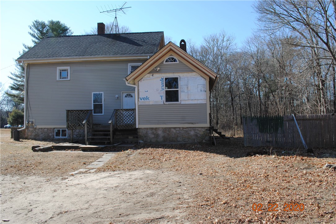 7 Country Road Westerly, RI 02808 - Photo 5 of 26 Gallery Image 5