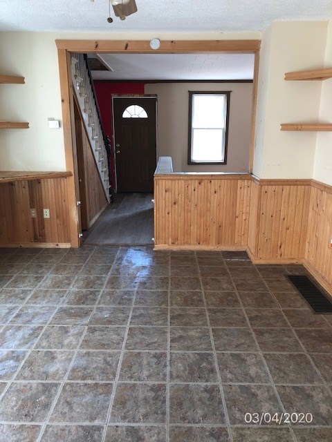 7 Country Road Westerly, RI 02808 - Photo 10 of 26 Gallery Image 10