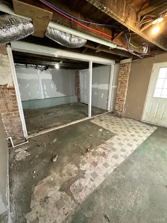 a view of room with refrigerator