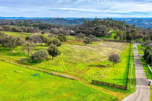 $725,000 | 780 Sierra View Court, Shingle Springs, CA 95682