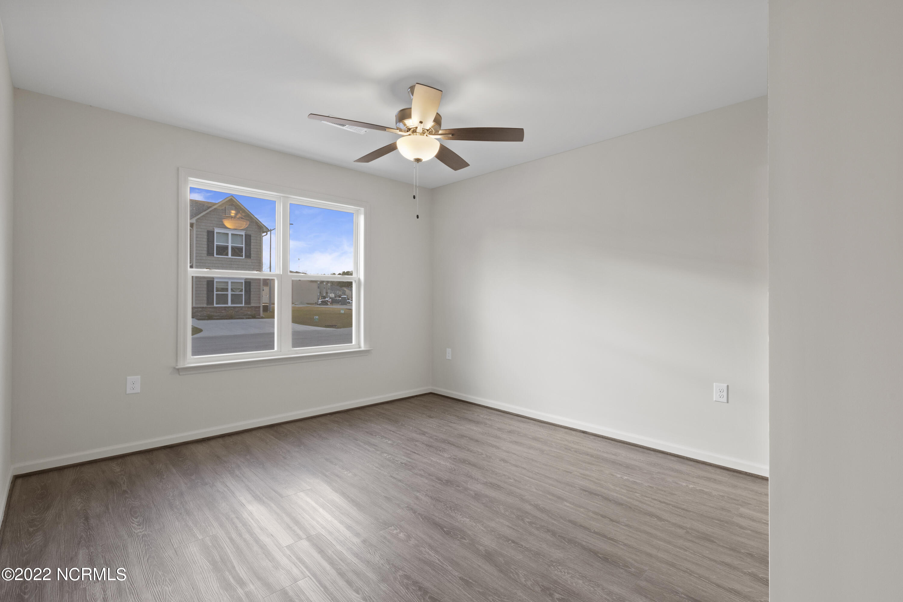 326 Glenellen Loop Road Midway Park, NC 28544 - Photo 4 of 20 IMG_2440