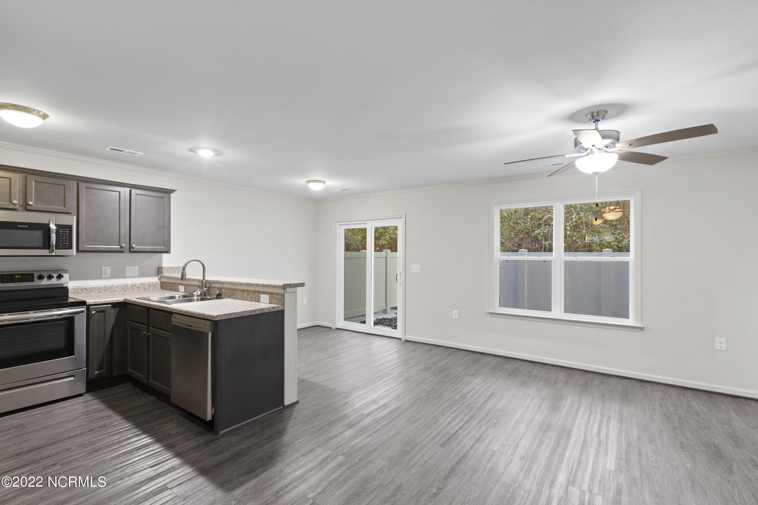 326 Glenellen Loop Road Midway Park, NC 28544 - Photo 8 of 20 IMG_2452