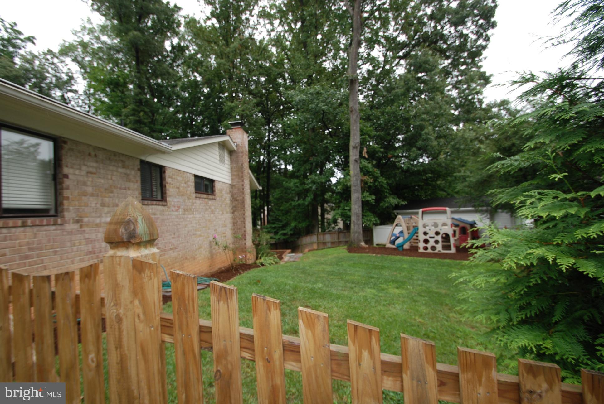 6803 Quebec Court Springfield, VA 22152 - Photo 3 of 17 side yard