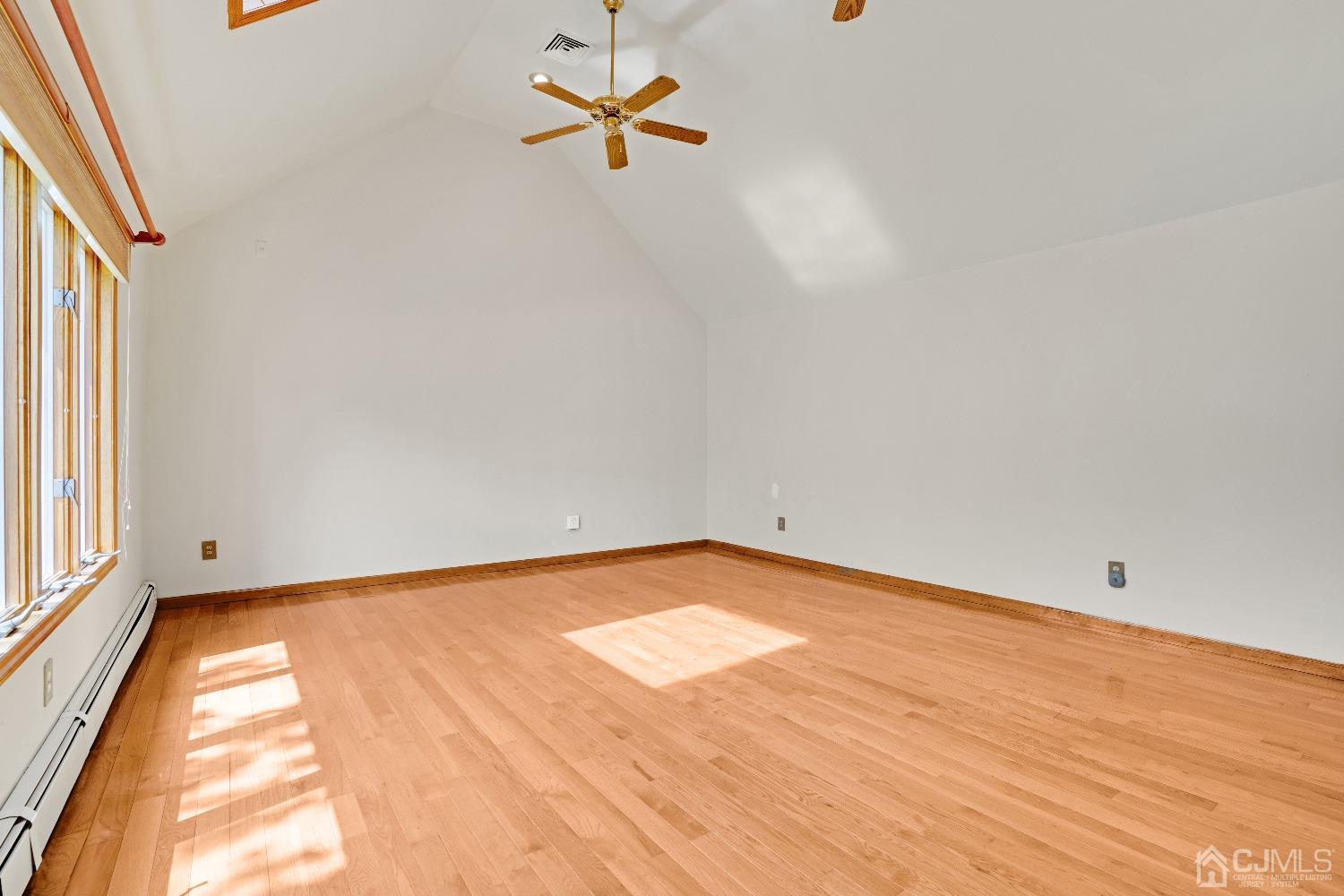 44 Terry Avenue Edison, NJ 08820 - Photo 9 of 47 an empty room with a window