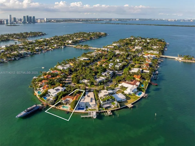 $17,500,000 | 11 East Rivo Alto Drive, Miami Beach, FL 33139