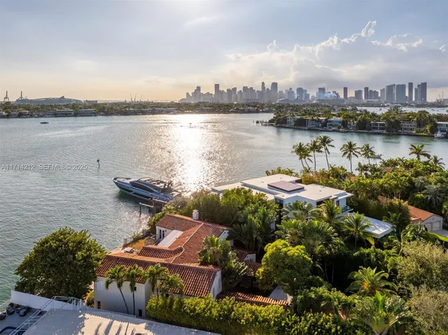 $17,500,000 | 11 East Rivo Alto Drive, Miami Beach, FL 33139