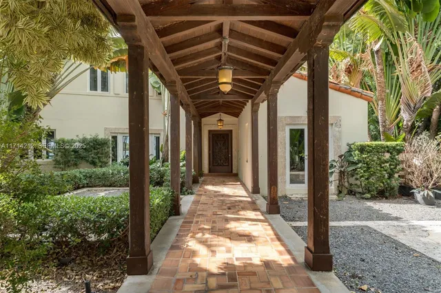 $17,500,000 | 11 East Rivo Alto Drive, Miami Beach, FL 33139