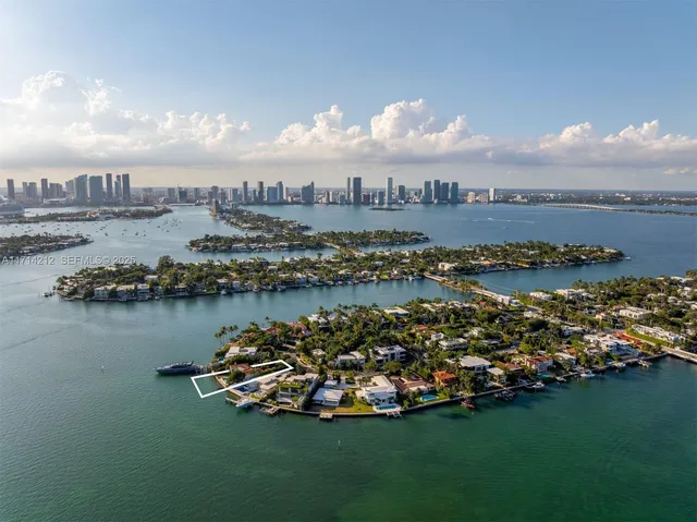 $17,500,000 | 11 East Rivo Alto Drive, Miami Beach, FL 33139