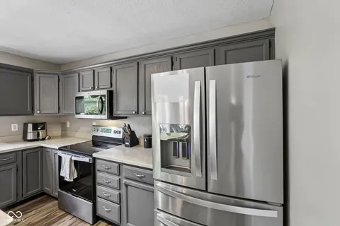 $379,900 | 12552 Geist Cove Drive, Indianapolis, IN 46236