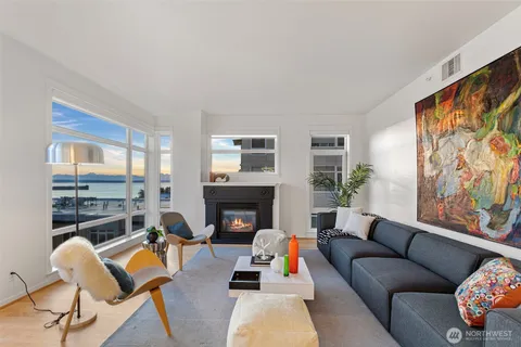 $890,000 | 2801 1st Avenue, Unit 401, Seattle, WA 98121