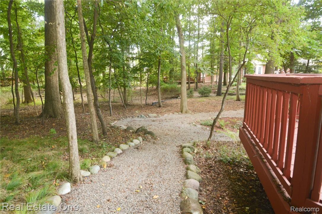 524 Rochdale Drive North Rochester, MI 48309 - Photo 25 of 26 DSC_8073.jpg
