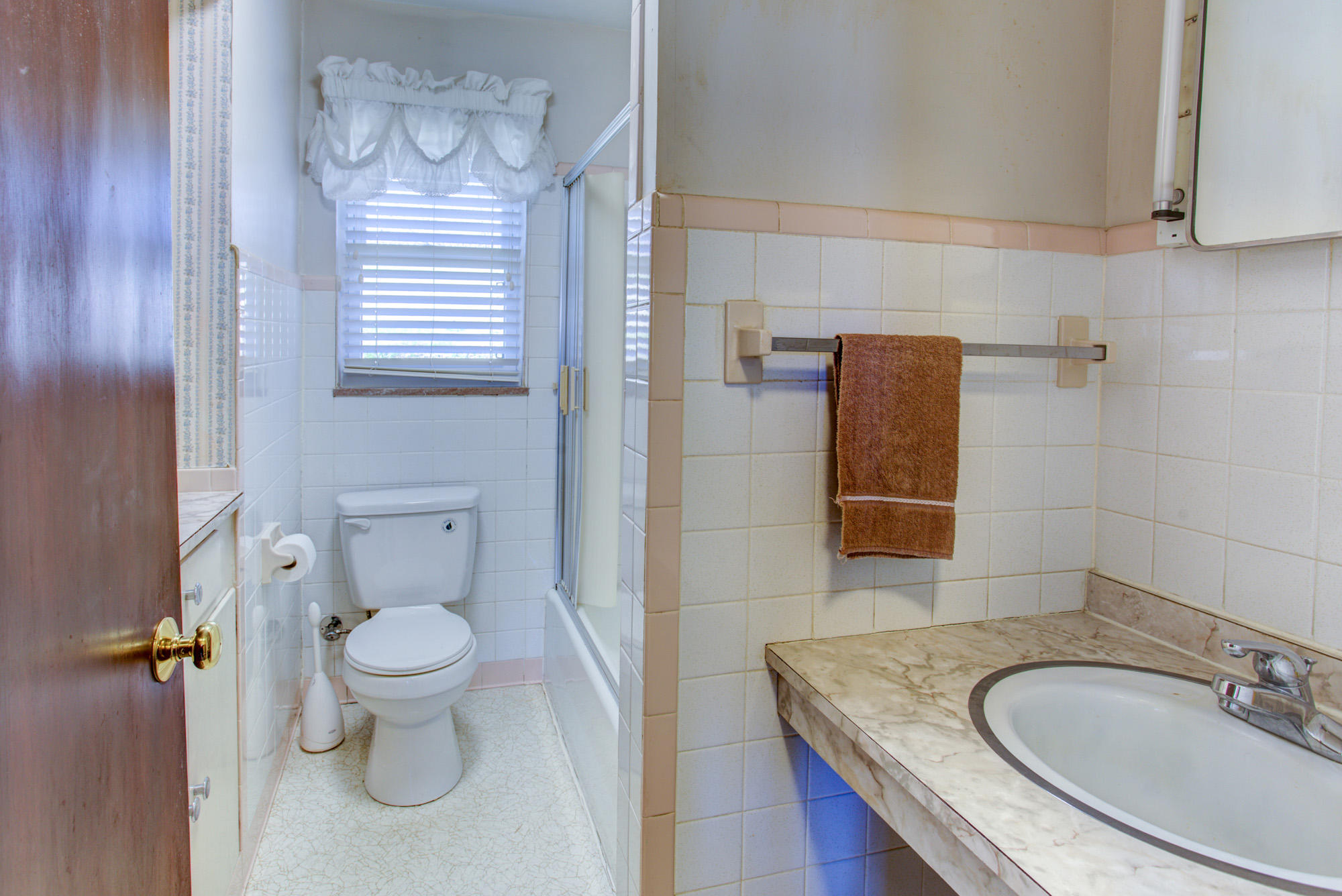 808 Ridgeview Drive Clinton, TN 37716 - Photo 16 of 38 808 Ridgeview Drive-16
