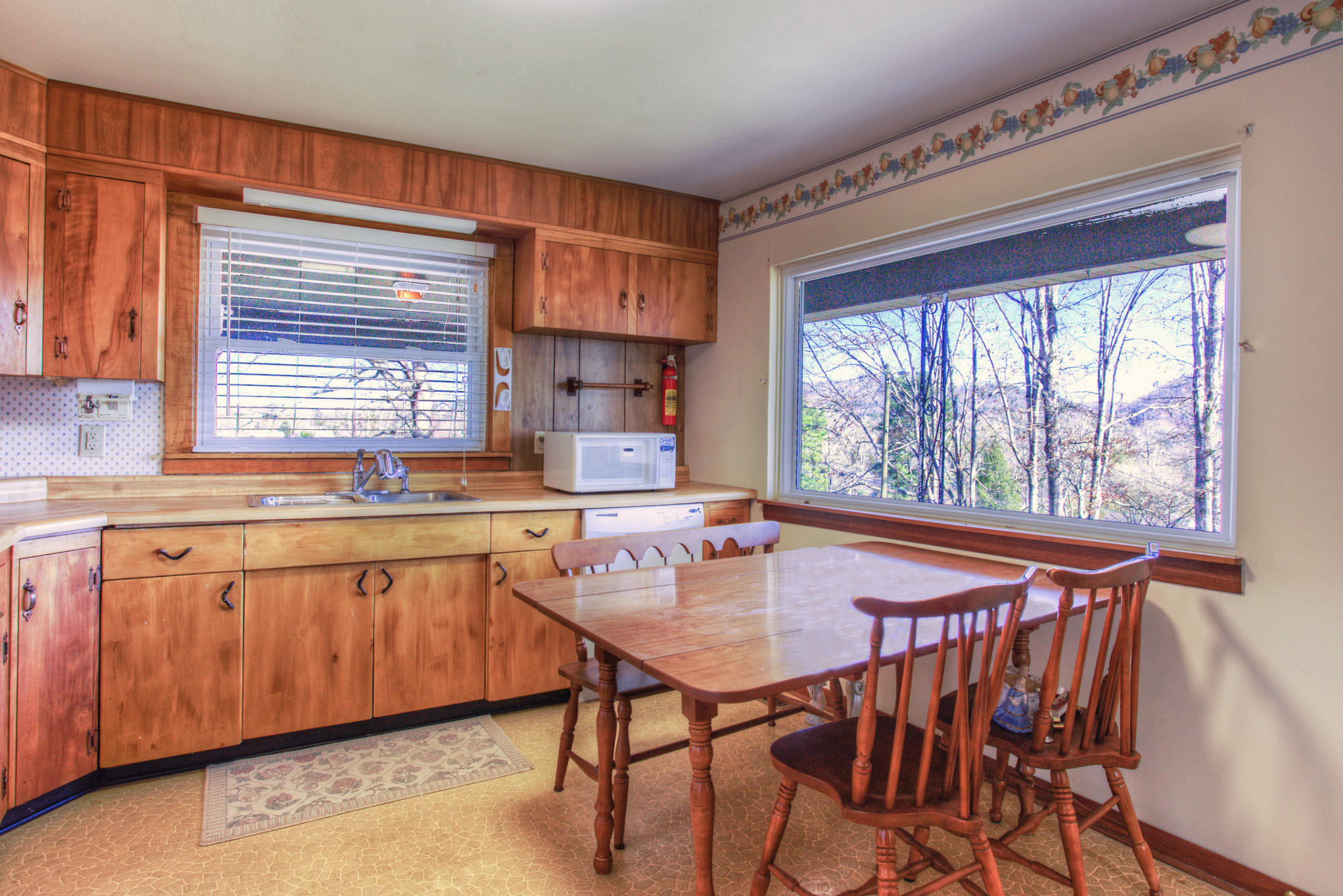 808 Ridgeview Drive Clinton, TN 37716 - Photo 6 of 38 808 Ridgeview Drive-6