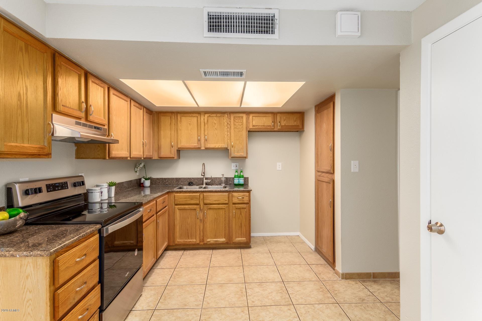 716 East Dobbins Road Phoenix, AZ 85042 - Photo 7 of 28 0006-Dobbins 7