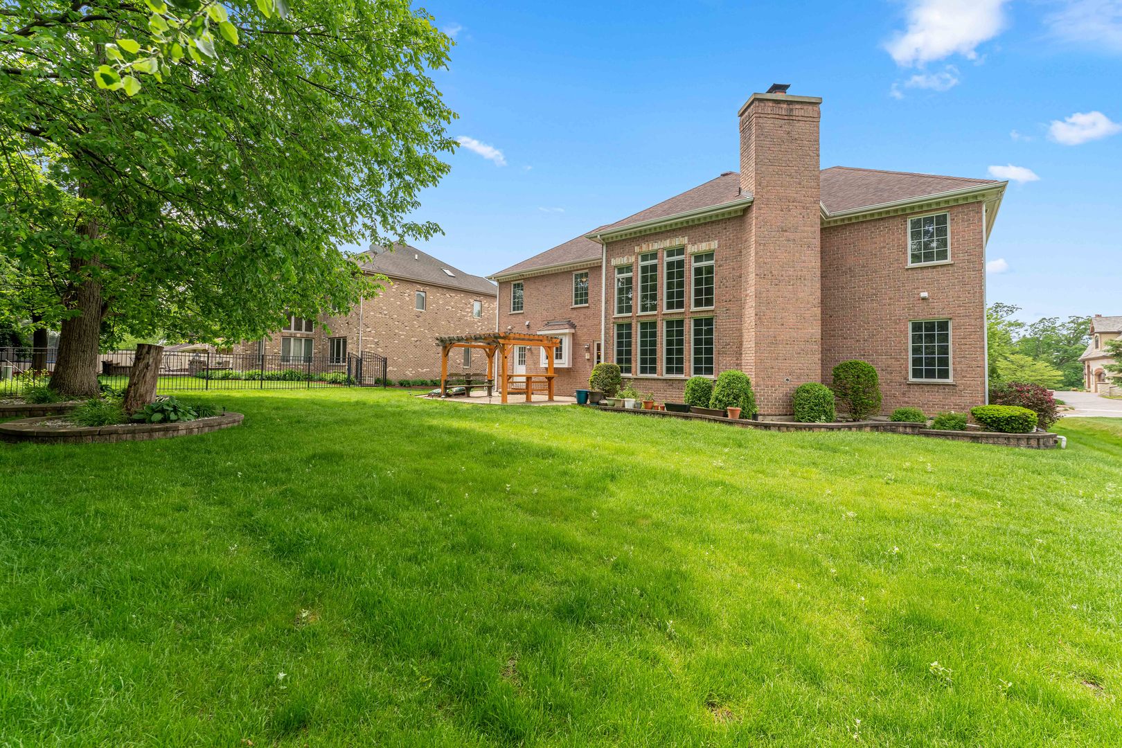 281 Forest Drive Addison, IL 60101 - Photo 13 of 14 a front view of a house with garden