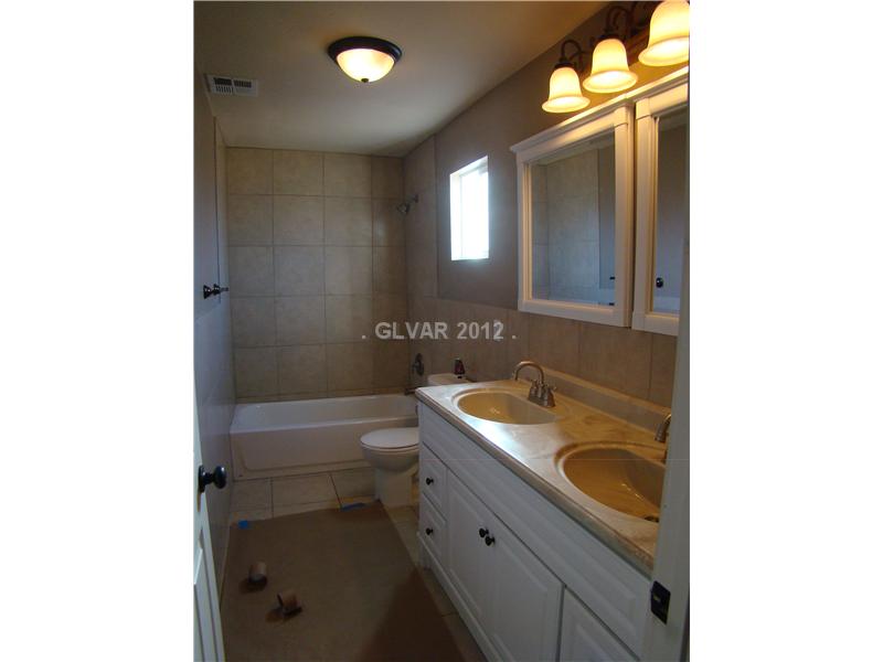 339 West Basic Road Henderson, NV 89015 - Photo 5 of 8 Master Bath/Spa.