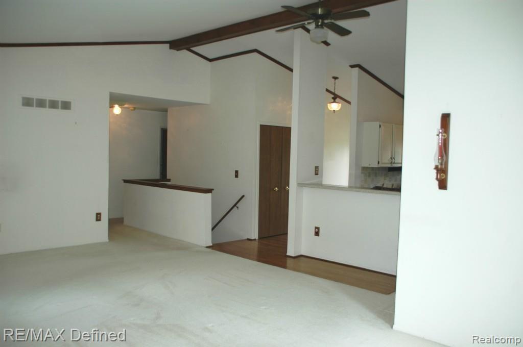 2171 Highsplint Drive Rochester, MI 48307 - Photo 12 of 28 6gr3.jpg