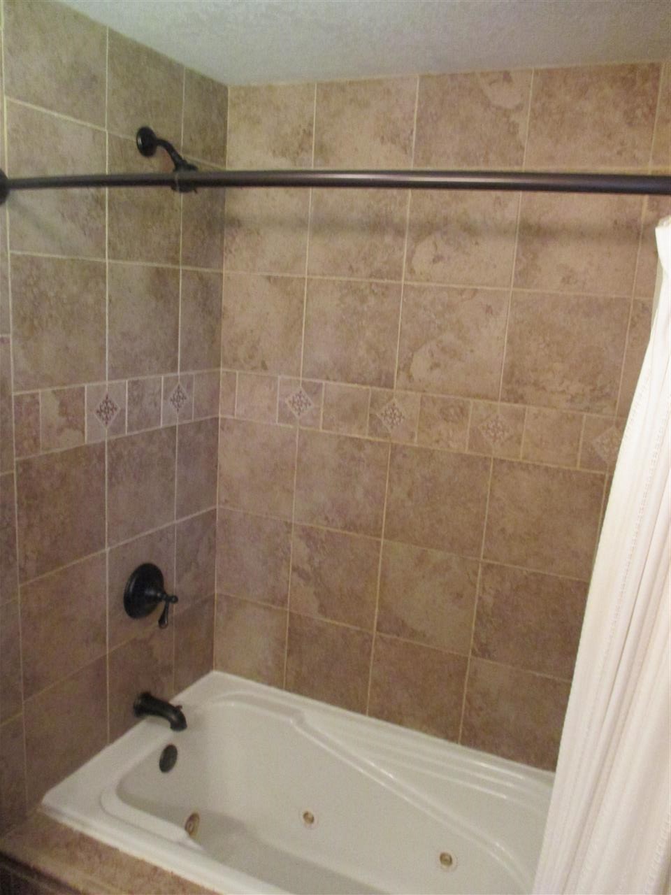 1119 Hill Rochester In 46975 Rochester, IN 46975 - Photo 2 of 12