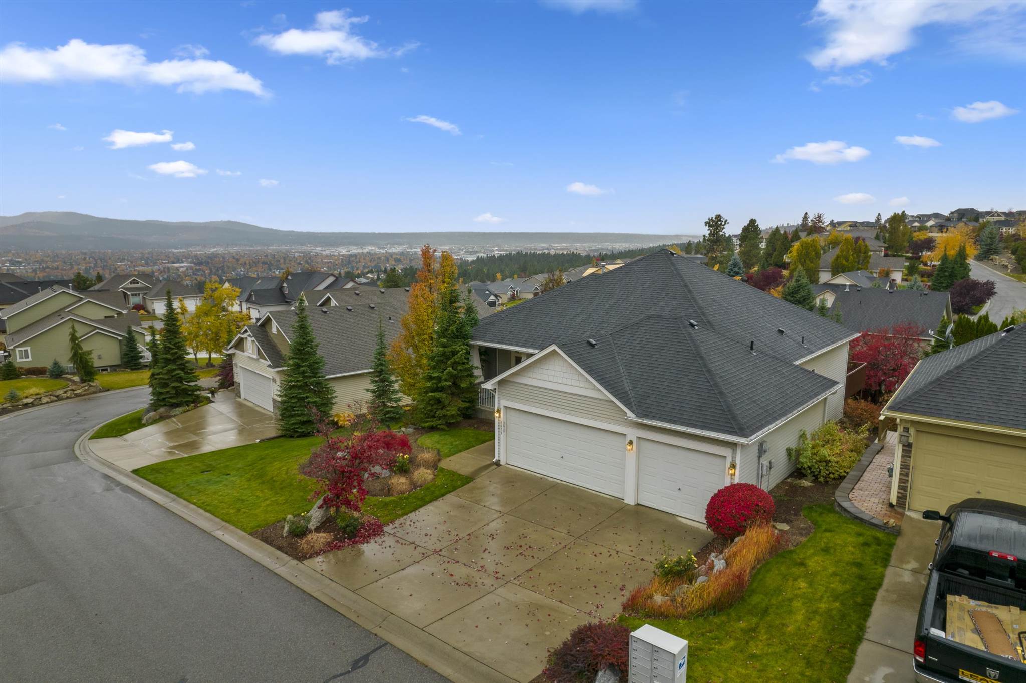 6013 Vista Ridge Lane Spokane, WA 99217 - Photo 1 of 43 Gallery Image 1