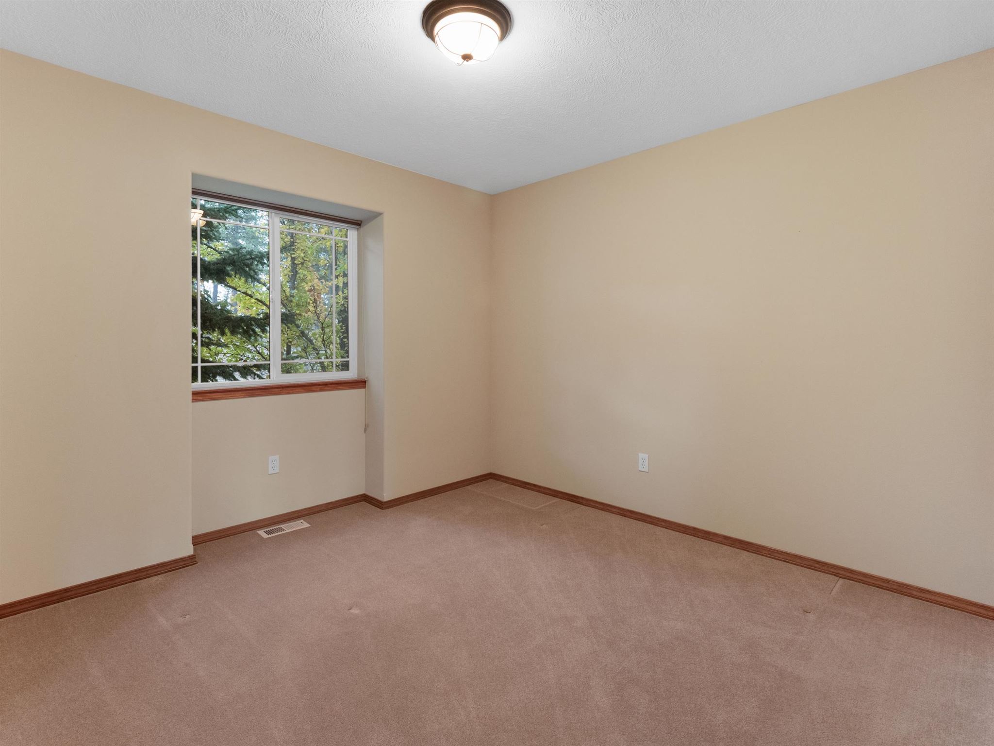 6013 Vista Ridge Lane Spokane, WA 99217 - Photo 16 of 43 Gallery Image 16