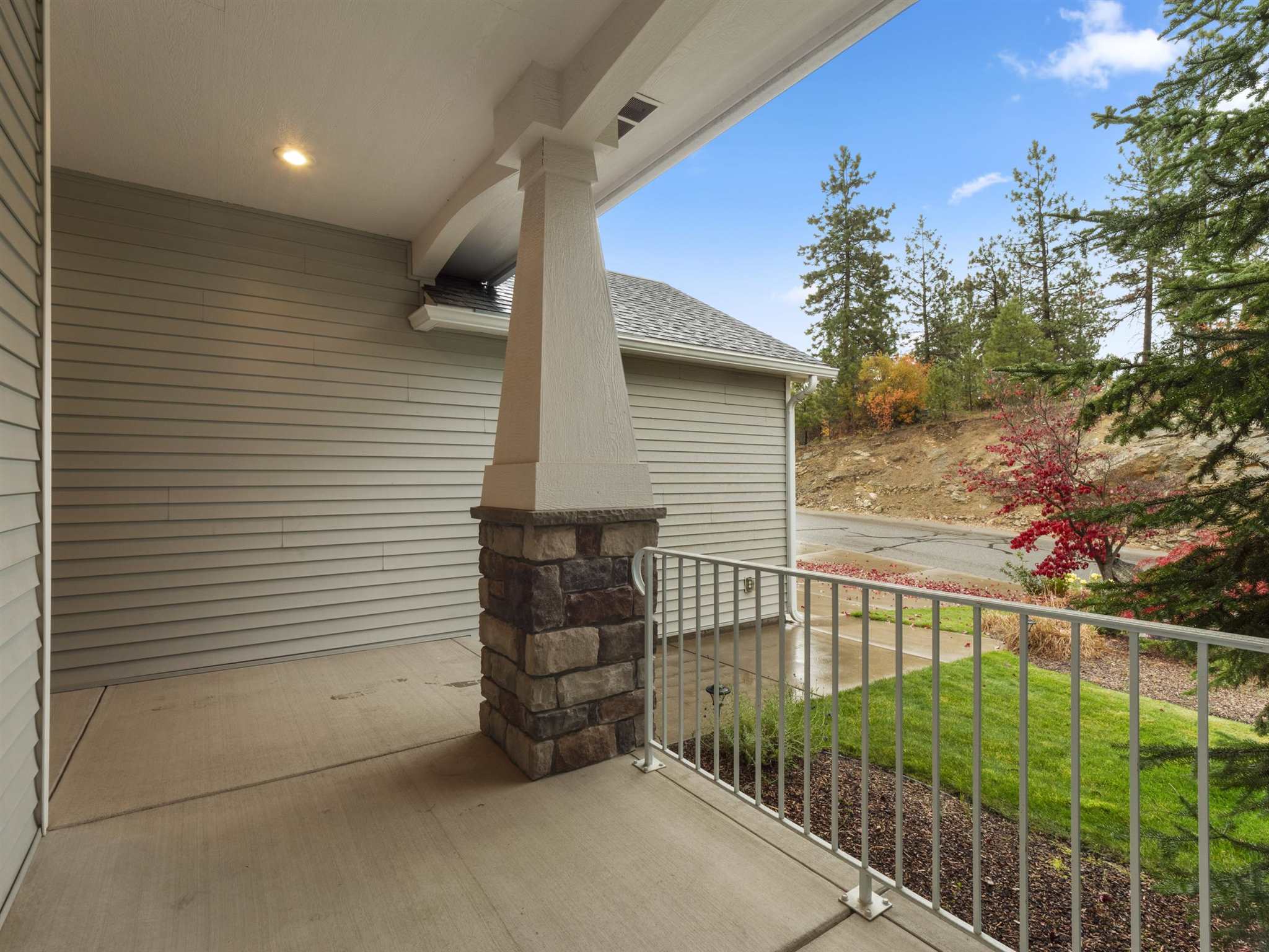 6013 Vista Ridge Lane Spokane, WA 99217 - Photo 4 of 43 Gallery Image 4
