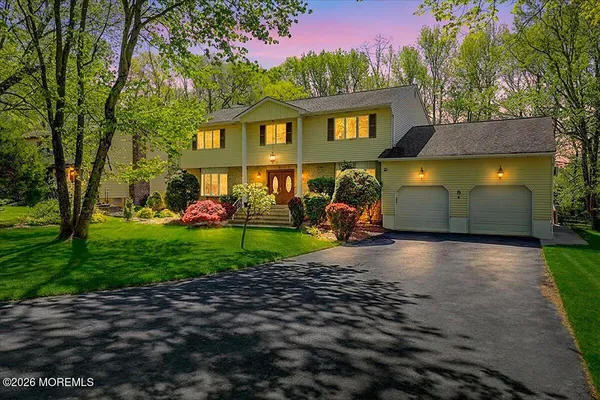 $1,049,000 | 9 Manor Court, Manalapan, NJ 07726