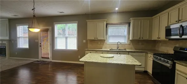 $2,250 | 2920 Cooper Woods Drive, Loganville, GA 30052