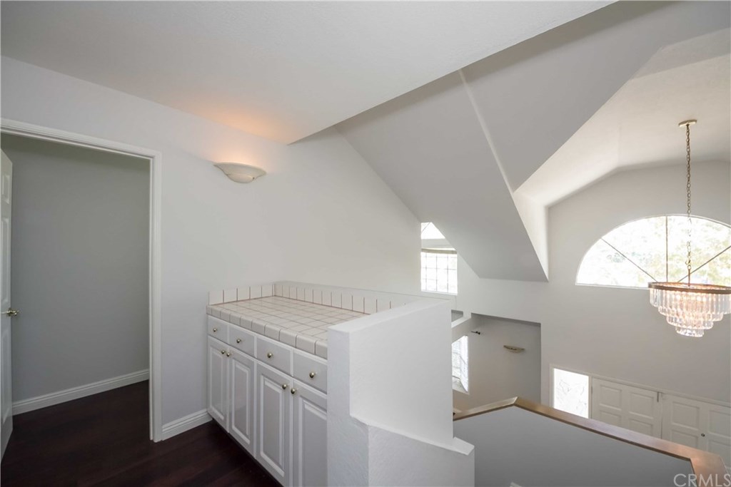 1941 Pepper Drive Altadena, CA 91001 - Photo 9 of 21