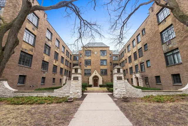$130,000 | 730 Noyes Street, Unit K3, Evanston, IL 60201