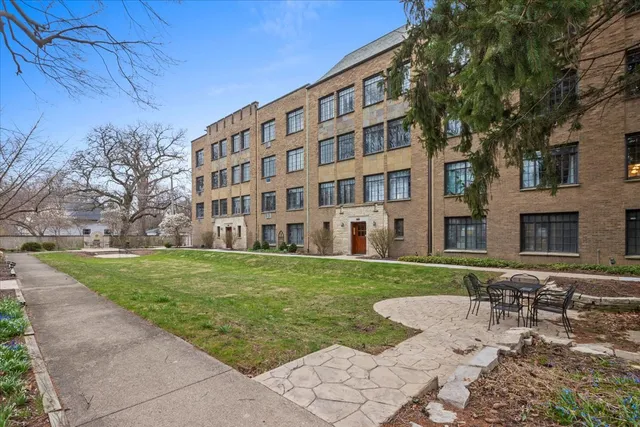 $130,000 | 730 Noyes Street, Unit K3, Evanston, IL 60201