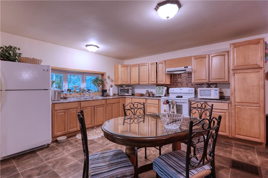 163 Little Blue Road Hookstown, PA 15050 - Photo 4 of 17 Gallery Image 4