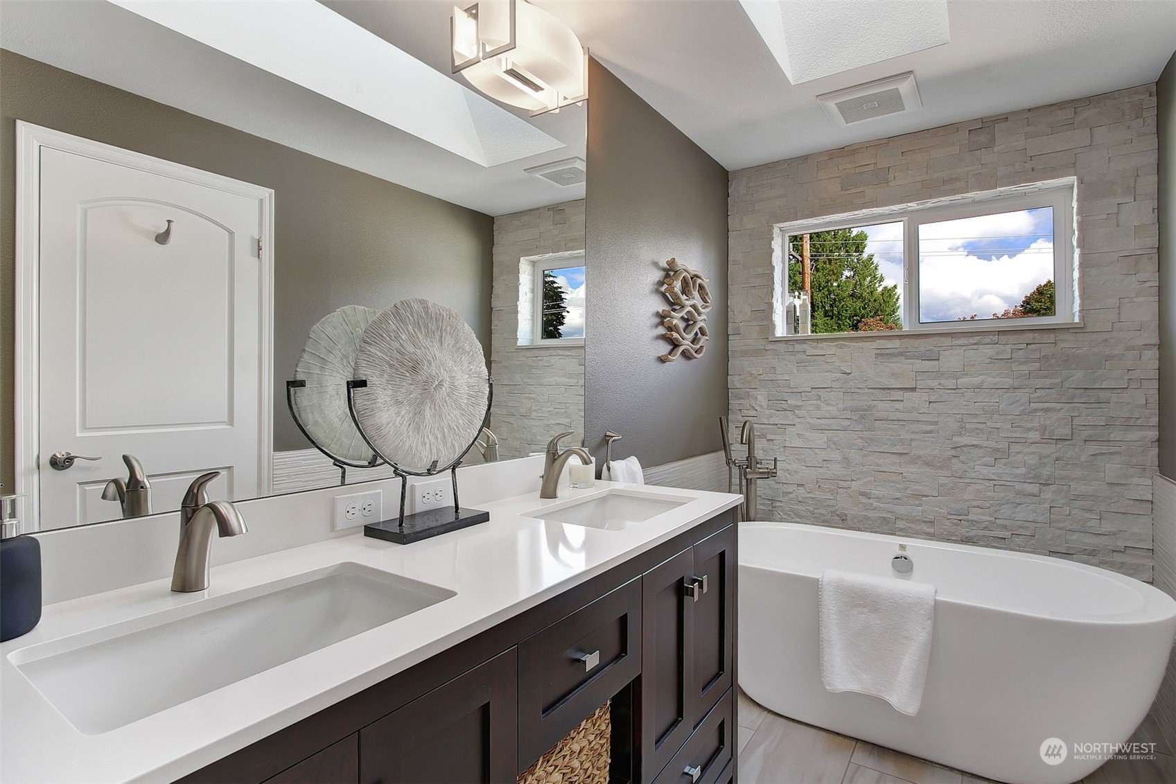 548 North 75th Street Seattle, WA 98103 - Photo 15 of 28