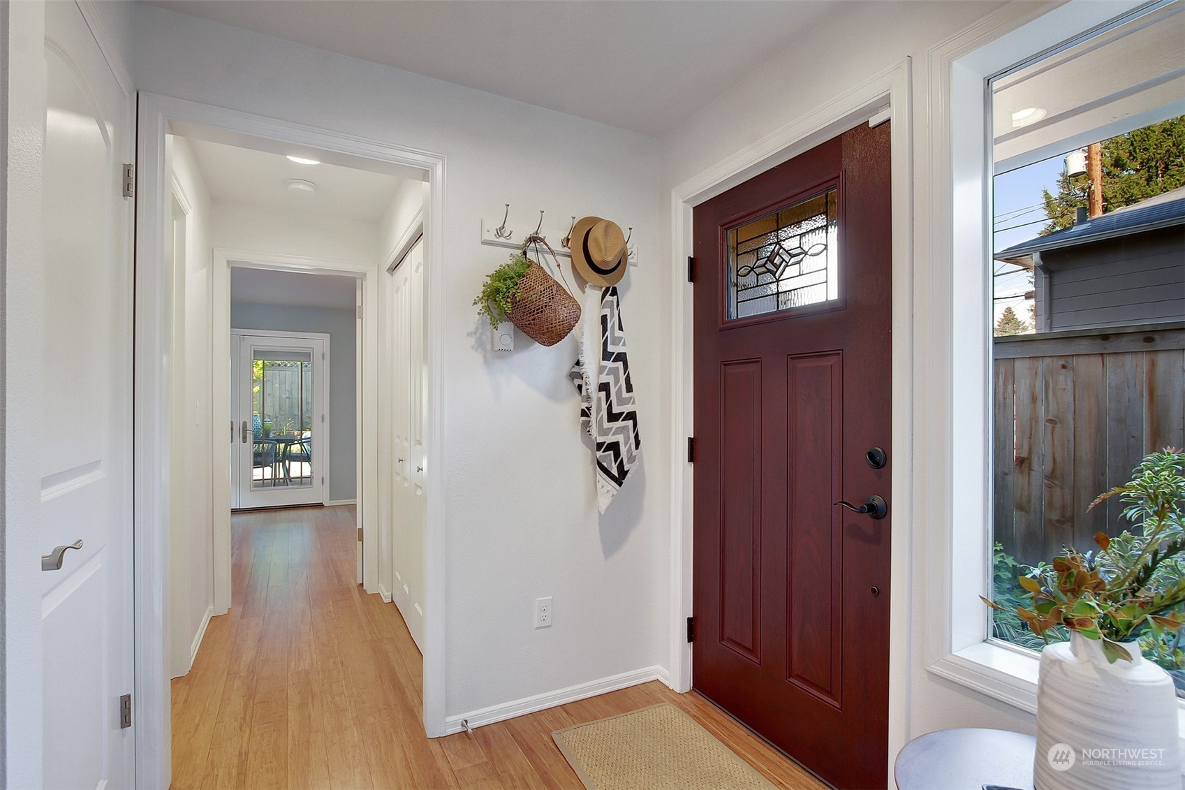 548 North 75th Street Seattle, WA 98103 - Photo 2 of 28